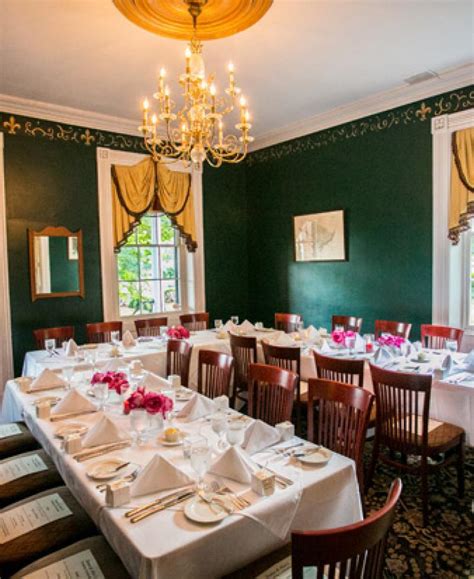 The elkridge furnace inn - Stunning Spring Garden Wedding at out historic Manor House by The Elkridge Furnace Inn located in the Baltimore Area.